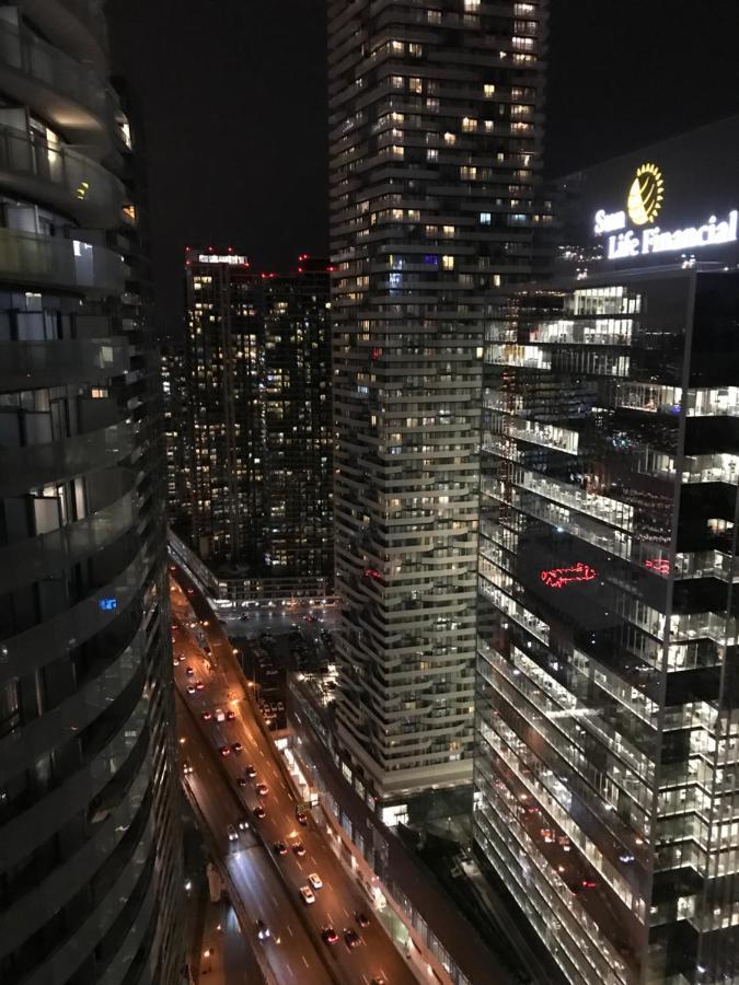 Stylish Condos Toronto Eksteriør billede